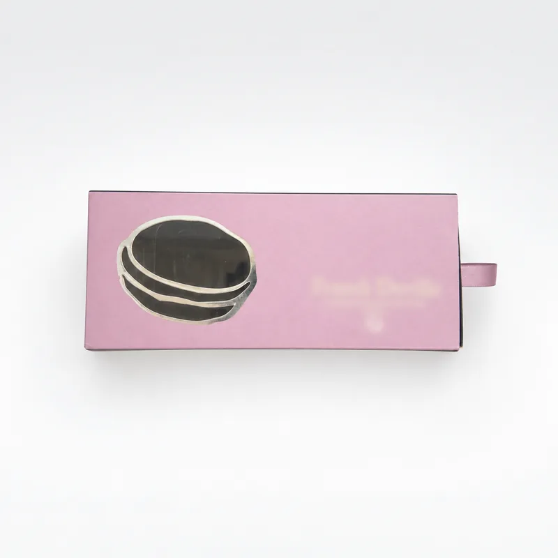 Rosa Hülse einer Schiebeschachtel mit Sichtfenster in Macaron-Form und metallischer Kontur